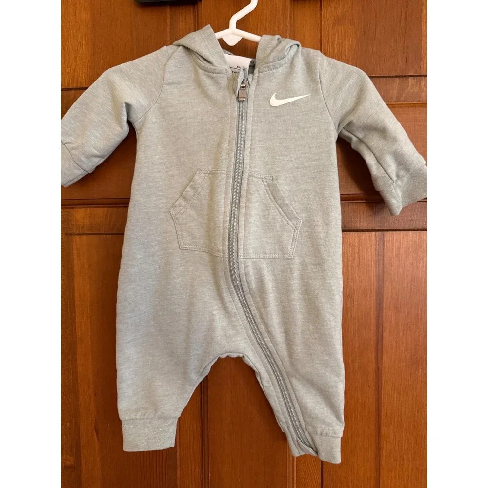 Nike Baby Hooded One-Piece Coverall Size 3m Green Full-Zip Close Infant Bodysuit